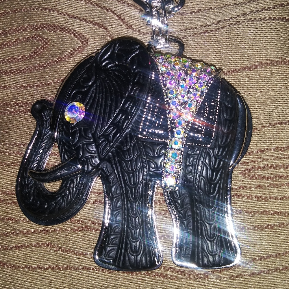 Choker with Elephant